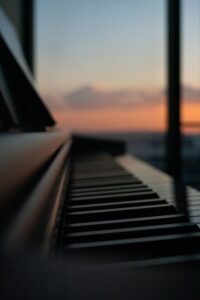 How to Create the Perfect Relaxing Playlist for Evenings